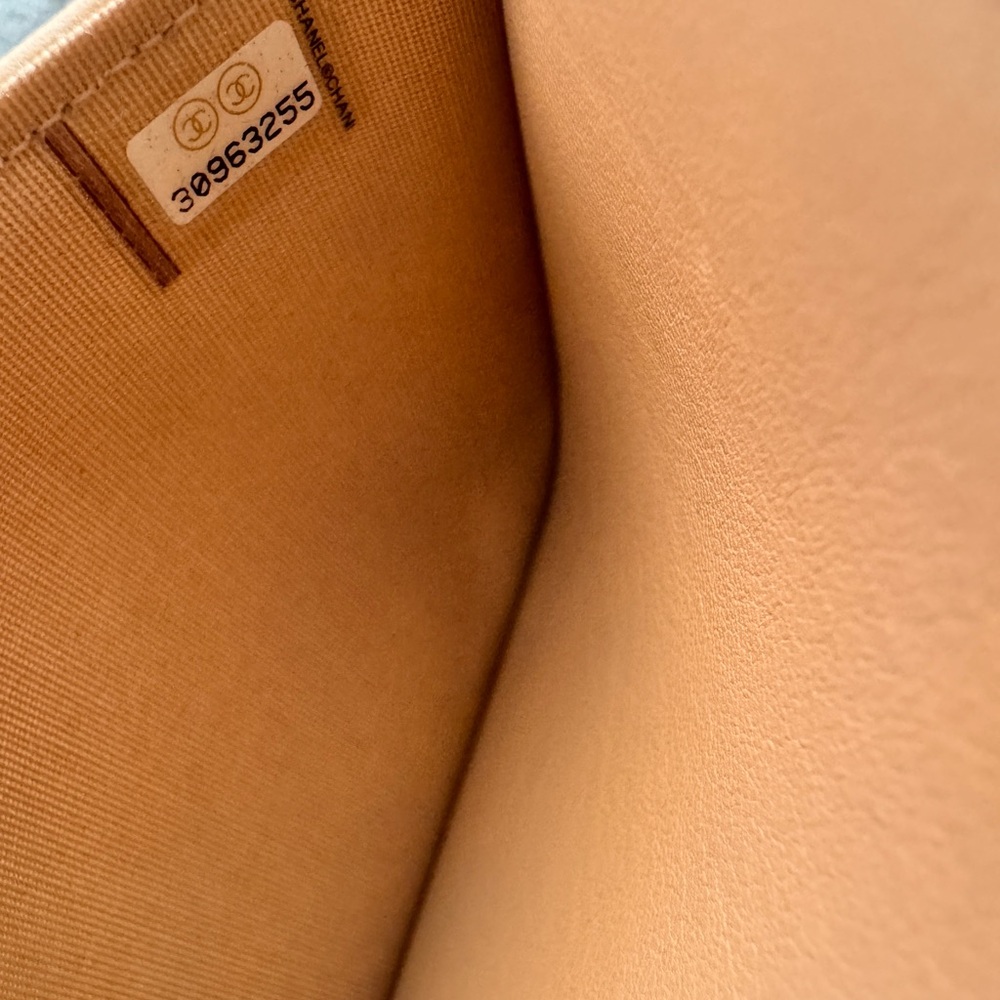 Chanel 19 WOC beige - Picture 9 of 9
